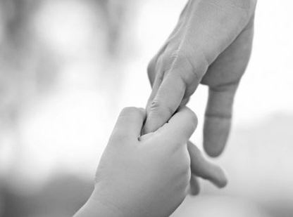 朱先生轉戶口親子鑒定發現撫養的兒子非親生，出生證只有母親名字